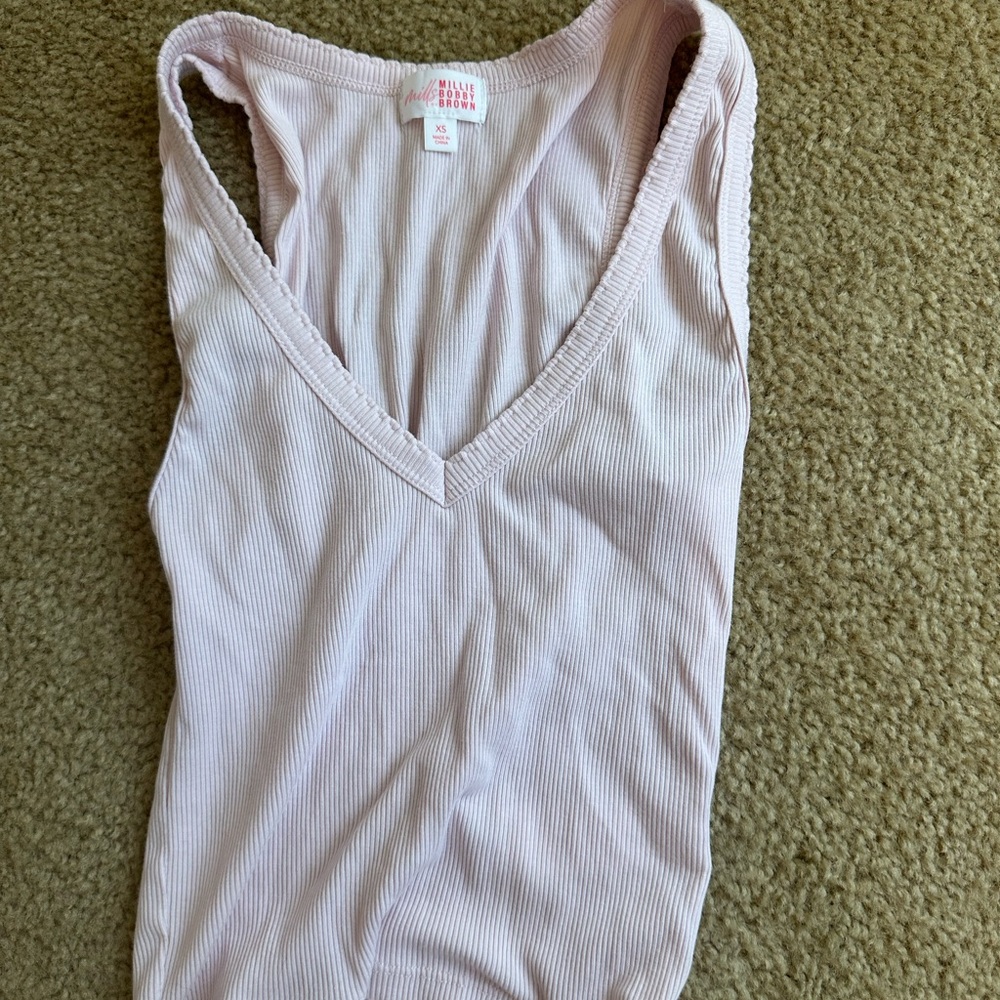 Women's Ribbed V-Neck Tank Top - Light Pink